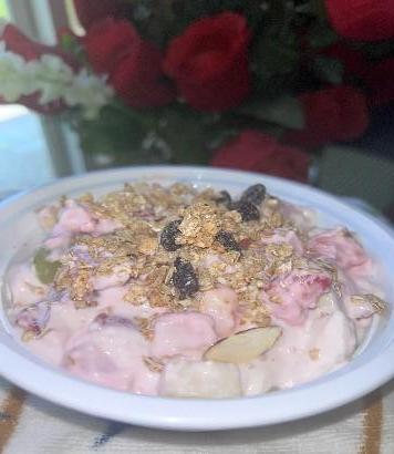 BOWL OF MIX FRESH FRUITS, YOUGURT & GRANOLA  